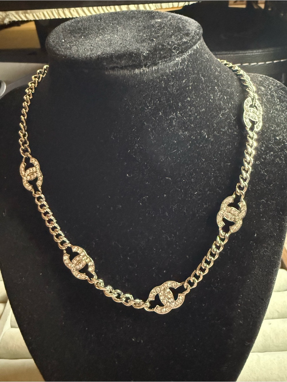 Fashion Jewelry Gold Crystal Link Necklace with Interlocking Circles